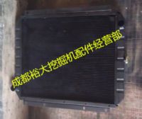 卡特E200B挖掘機(jī)水箱